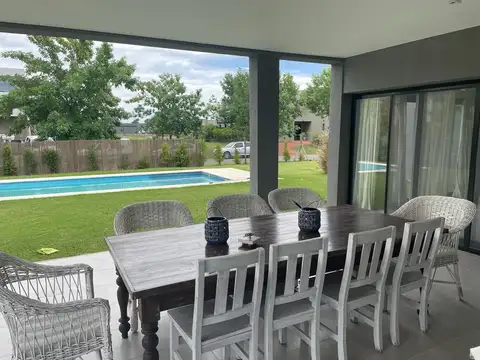 Casa en Venta en Countries y Barrios Cerrados en Escobar, USD 310.000