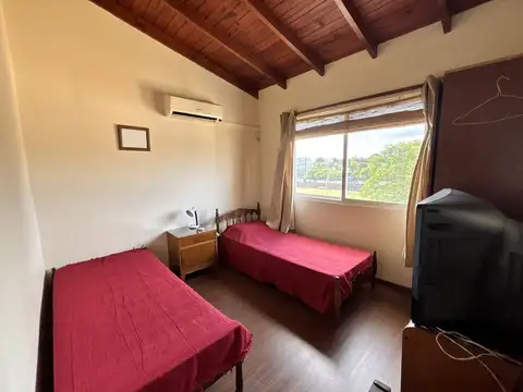 Venta Casa y Rotisería a Metros de la Rambla