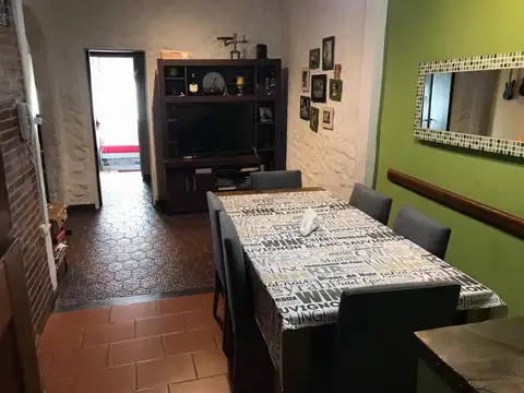 Depto Tipo Casa 3 ambientes con 2 baños