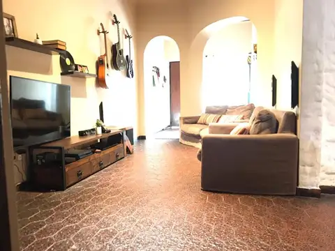 PH 3 y 1/2 amb patio, lavadero, entrada indep. Sin expensas