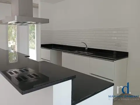 Casa en Venta en Barrio Senderos 1, USD 350.000