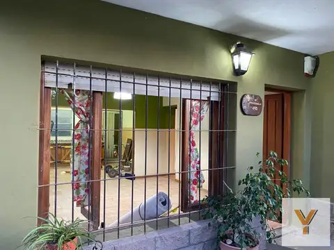 Casa en venta - 3 Dormitorios 1 Baño - 260Mts2 - San Juan Bautista, Chascomús