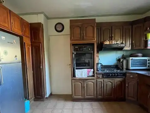 Casa 6 ambientes con 3 baños