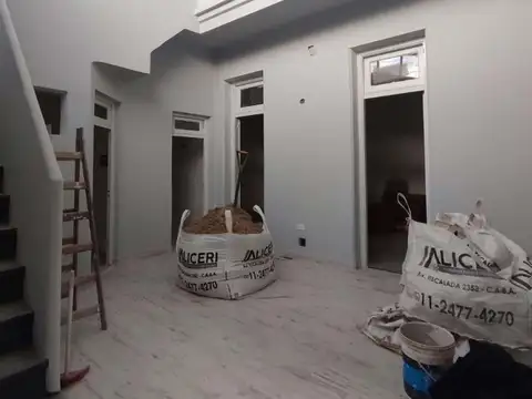 Depto Tipo Casa en Venta de 4 ambientes