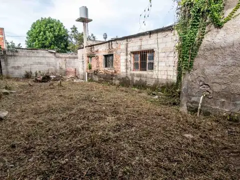 Casa 4 ambientes con 1 baño