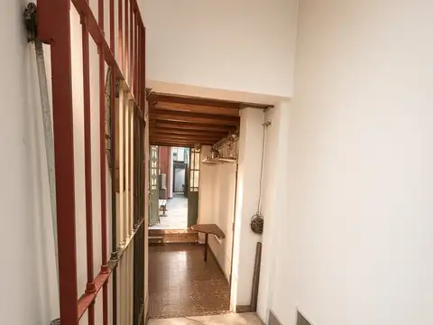 Casa 10 ambientes con 4 baños