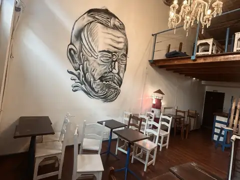 Casa 10 ambientes con 4 baños