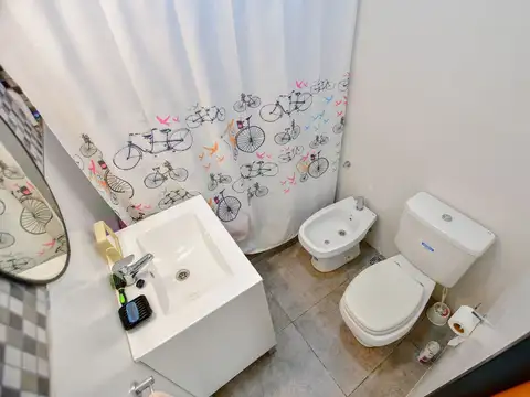 CASA EN VENTA SICARDI CON PILETA