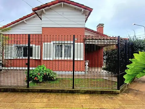 VENTA CHALET 3AMBIENTE CASTELAR AP.CREDITO PERMUTA