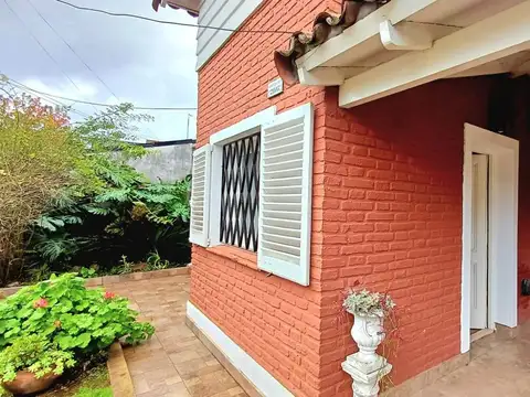Casa en Venta en Castelar, USD 150.000
