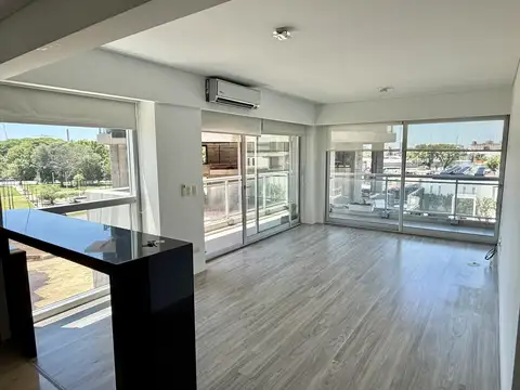 Oficina en Alquiler con 1 cochera