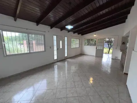 Casa 3 ambientes con 1 baño