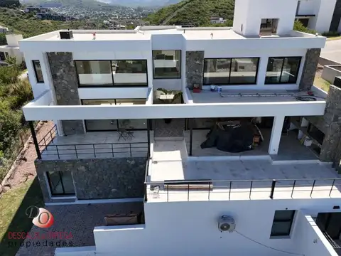 Casa en Venta en el Country La Deseada