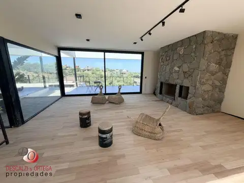 Av. Ejército Argentino 300