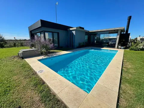 Casa 3 ambientes con 2 baños