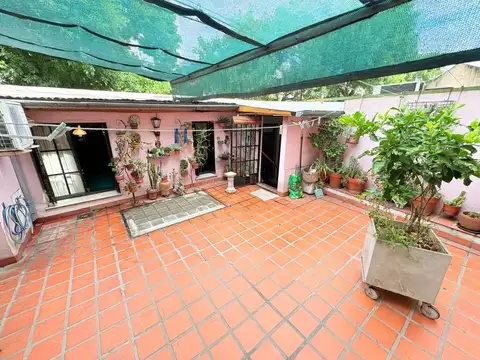 HERMOSA CASA 4 AMBIENTES EN DOS PLANTAS CON TERRAZA