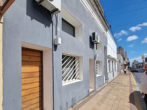 VENTA CASA Y 2 DEPARTAMENTOS PLENO CENTRO TANDIL