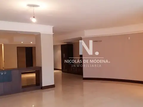 Departamento 8 ambientes con 4 baños
