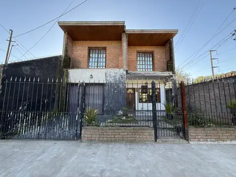 CASA EN VENTA EN CLAYPOLE