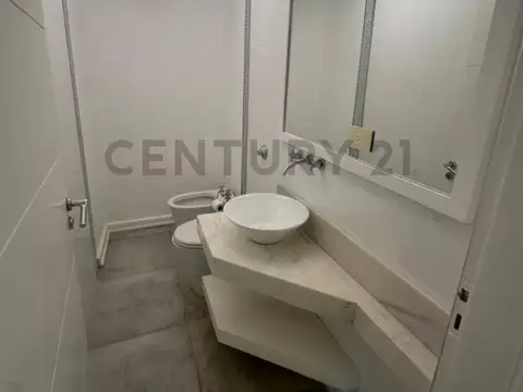 Casa 7 ambientes con 4 baños