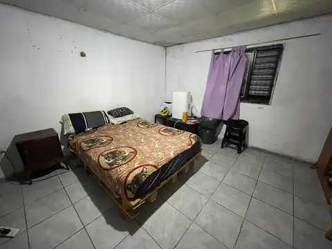 Casa 14 ambientes con 4 baños