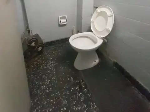 LOCAL PROXIMO ESTACION BALLESTER