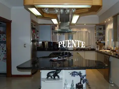 Casa 5 ambientes con 3 baños