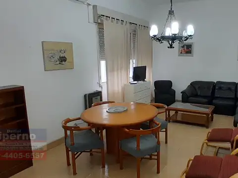 Avenida San Juan 200, Piso PB