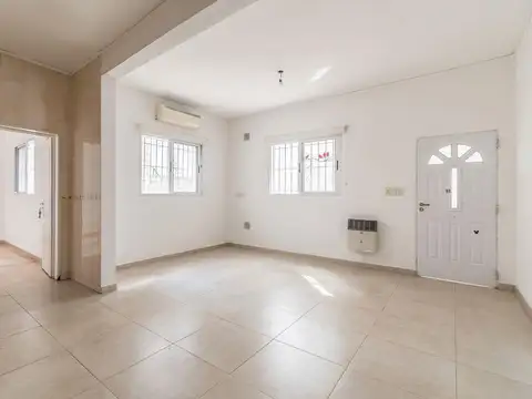 Depto Tipo Casa en Venta 50 años