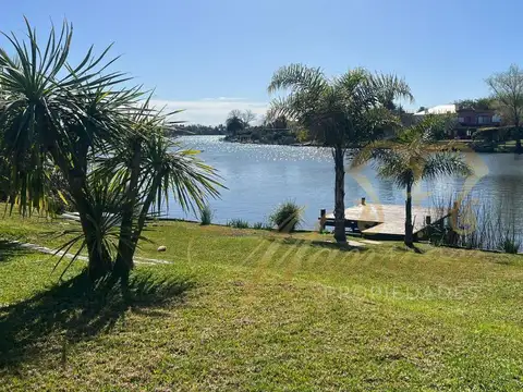 Venta Casa 6 Amb a La Laguna Barrio San Isidro Labrador Tigre