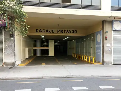 Cochera fija en Once. Excelente ubicación