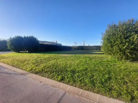 Terreno en  venta en barrio privado San Sebastian de Funes posibilidad de permuta