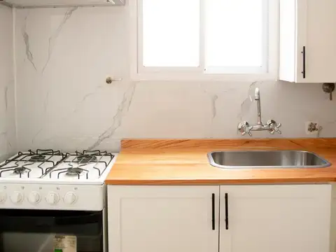 Depto Tipo Casa en Venta en Saavedra, USD 185.000