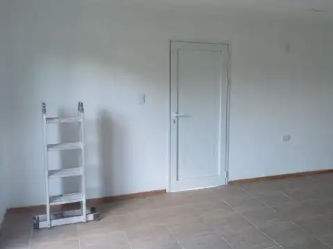 Casa en venta - 2 Dormitorios 1 Baño - 65Mts2 - Aguas Verdes