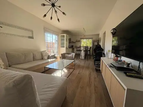 Depto Tipo Casa en Venta de 7 ambientes
