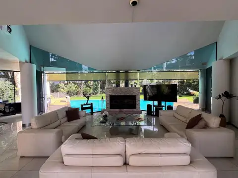 Casa en Venta en Campos De Álvarez, USD 690.000