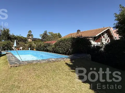 Casa en Venta con 1 cochera