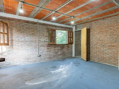 Casa 6 ambientes con 2 baños