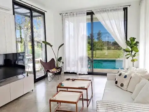 Casa en venta sobre lote de 1.800 m2 en Chacras del Ocho, al lado de Pilará