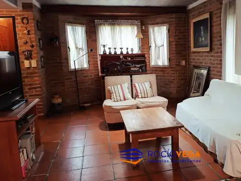 Casa en Venta con 3 cocheras