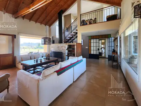 Casa 6 ambientes con 5 baños