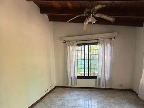 Casa 5 ambientes con 4 baños