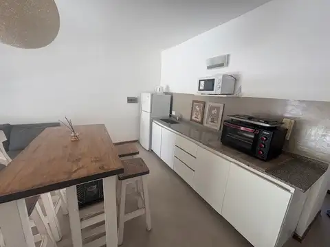 Lorenzo Lopez 1000, Piso PB