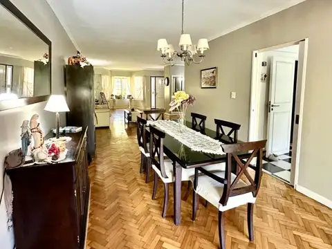 Casa 6 ambientes con 3 baños