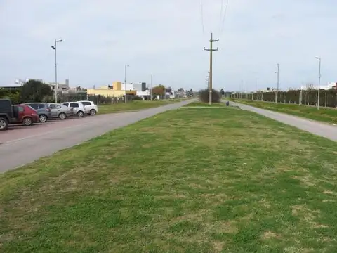 Barrio Don Juan sobre Av. San Nicolas Lote 03