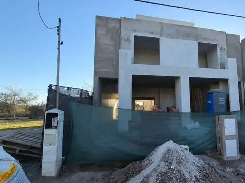 VENTA DUPLEX 2 DORMITORIOS 2 BAÑOS 2 PATIOS DOCTA