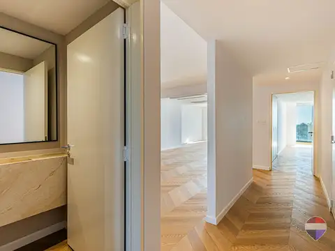 Departamento en Venta con 3 cocheras