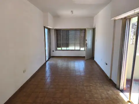 DEPARTAMENTO 2AMBIENTES CON BALCON FRENTE, PATIO, TERRAZA. SIN EXPENSAS. SAN VICENTE 513 AVELLANEDA