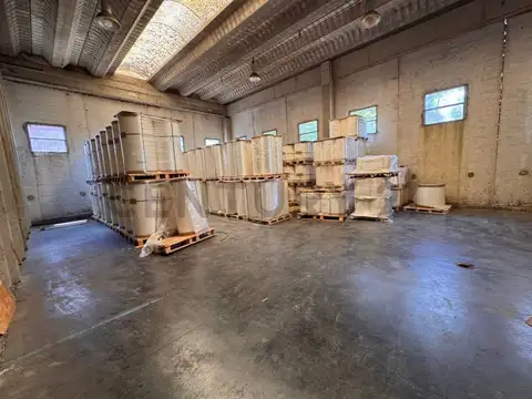 519 BIS Y 232  NAVE INDUSTRIAL EN EL INGRESO AL PARQUE EN VENTA ABASTO