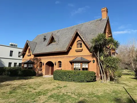 Casa en Alquiler de 4 dormitorios